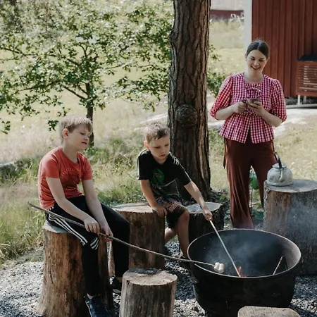 Cozy Forest With Wood-fired Sauna Naantali