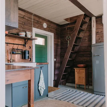 Cozy Forest With Wood-fired Sauna Naantali